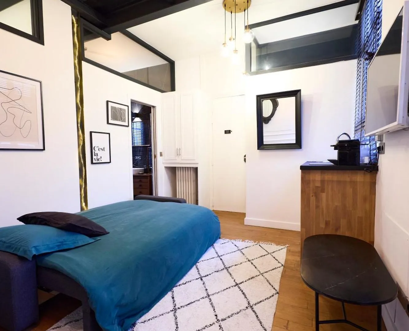 Un Cosy Au Coeur De 17 Batignolles , Monceau Apartment